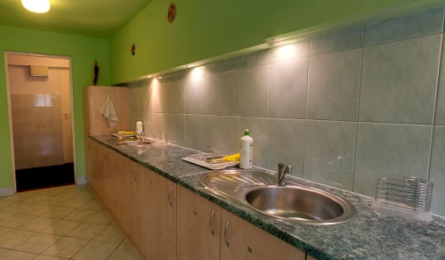 Täysin varustettu keittiö